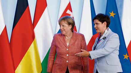 Kanzlerin Merkel und Polens Regierungschefin Szydlo im vergangenen August in Warschau.