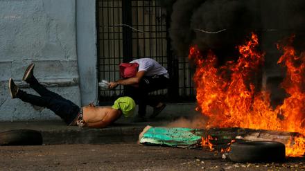 In Urena haben Sicherheitskräfte Tränengas und Gummigeschosse gegen Demonstranten eingesetzt