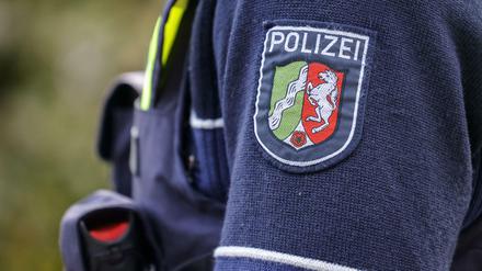 Erneut stehen junge Polizisten in NRW unter Verdacht, während ihrer Ausbildung in Chats Nazi-Symbole ausgetauscht zu haben (Symbolbild).