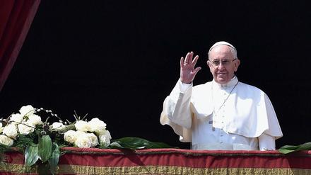 Den Segen des Papstes verfolgten neben den Menschen in Rom Millionen Gläubige im TV.