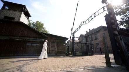 Papst Franziskus in Auschwitz.