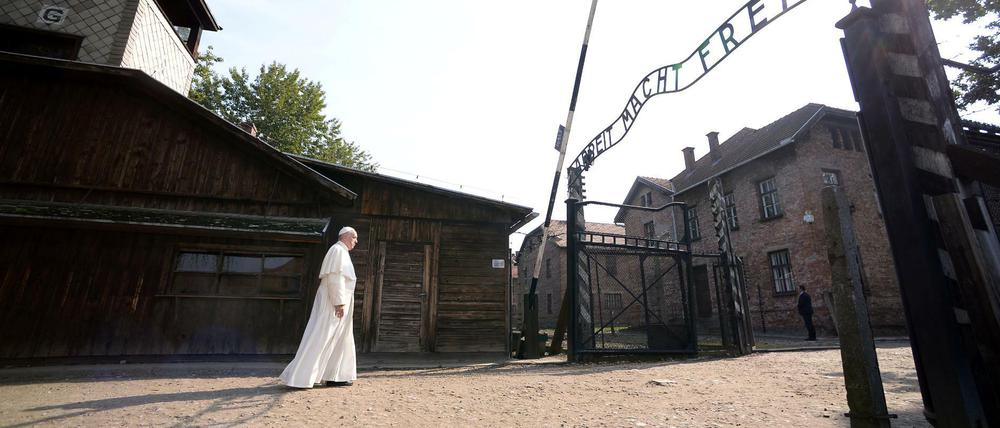 Papst Franziskus in Auschwitz.