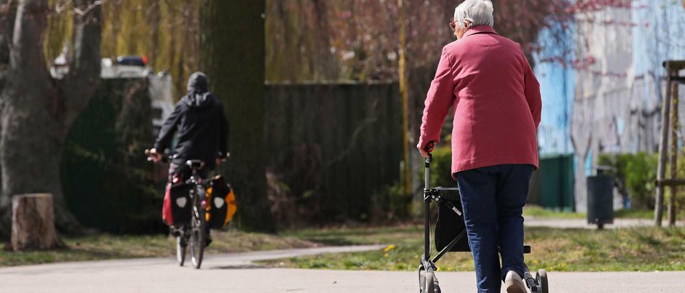 Die zunehmende Mobilität erhöht das Unfallrisiko von Senioren.