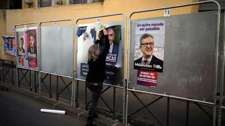 Nach der Wahl ist vor der Wahl: Zehn Kandidaten sind allerdings ausgeschieden, nur Macron und Le Pen in der Stichwahl.