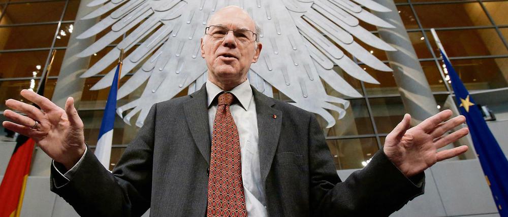 Bundestagspräsident Norbert Lammert weiß, gegen wen im Bundestag strafrechtlich ermittelt wird - nur sagen möchte er es nicht. Der Fall Beck ist ohnehin öffentlich bekannt.