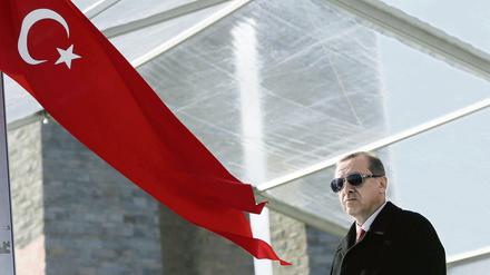 Der türkische Präsident Erdogan will eine Bestrafung des Satirikers Jan Böhmermann erreichen.
