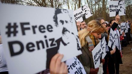 #FreeDeniz: Protest für die Freilassung von Deniz Yücel in Berlin 