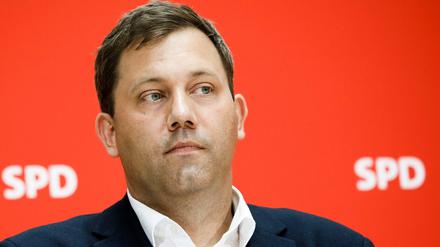 Will ein parteiübergreifendes Krisentreffen nach Schüssen auf ein SPD-Parteibüro: SPD-Politiker Lars Klingbeil 