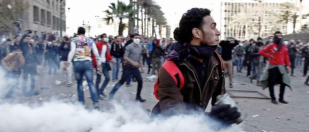 Zum zweiten Jahrestag der Revolution versammeln sich Ägypter auf dem Tahrir-Platz.