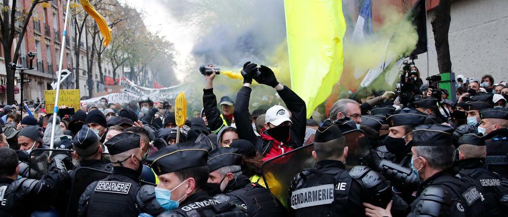 Gewalt mit Gewalt stoppen. Die Proteste in Paris eskalierten am Samstag.