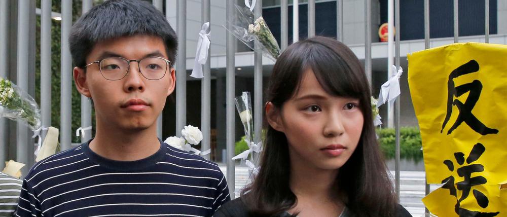 Auf Kaution wieder frei: Joshua Wong und Agnes Chow