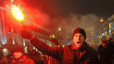 Oppositionsanhänger gehen in Minsk auf die Straße.