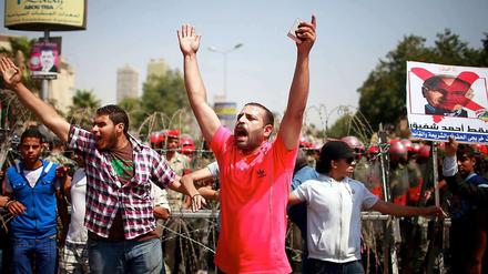 Demonstranten vor dem Verfassungsgericht in Kairo.
