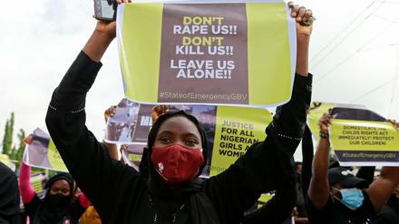 In Nigerias Hauptstadt Abuja protestieren Frauen gegen die zunehmende Gewalt. 