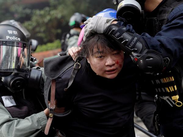 Festnahme eines Demonstranten in Hongkong 