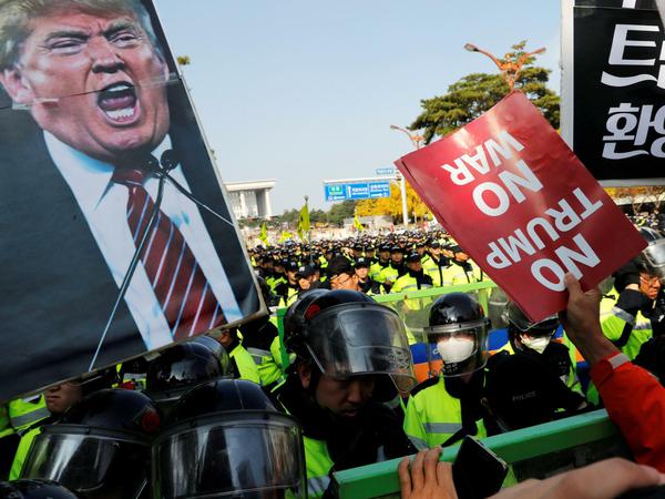 Protest gegen den US-Präsidenten in Seoul 