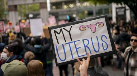 „Meine Gebärmutter“: Protest gegen die Änderung des liberalen Abtreibungsrechts in Seattle