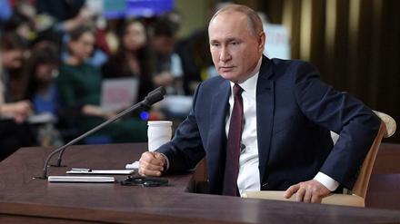 Russland Präsident Wladimir Putin gab seine Jahrespressekonferenz.