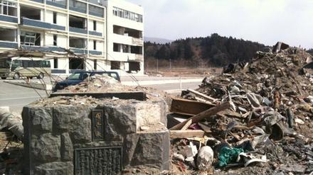 Das alte Rathaus in Rikuzentakata. Nur wer es aufs Dach schaffte, hat überlebt.