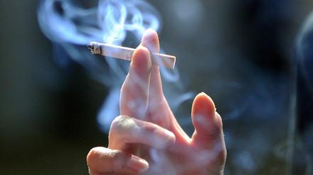 Rauchzeichen. Die Einführung des Nichtraucherschutzes 2007 wurde von vielen Klagen begleitet. 