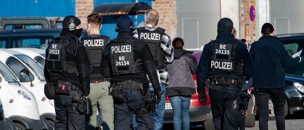 Razzia in Berlin: Die Organisierte Kriminalität in Deutschland sorgt für enorme wirtschaftliche Schäden.