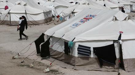 Zeltlager in Athen. Das Umverteilungszentrum in Schisto in der Nähe der griechischen Hauptstadt ist für die Aufnahme von 4000 Menschen ausgelegt.