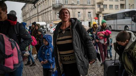 Geflüchtete aus der Ukraine bei ihrer Ankunft im polnischen Przemysl