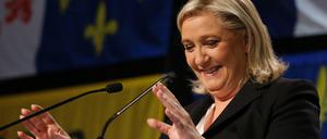 Marine Le Pen spricht nach der Wahl zu Anhängern des Front National in Hénin-Beaumont.