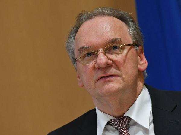 Sachsen-Anhalts Ministerpräsident Reiner Haseloff (CDU) warnt vor zweitem Lockdown. 