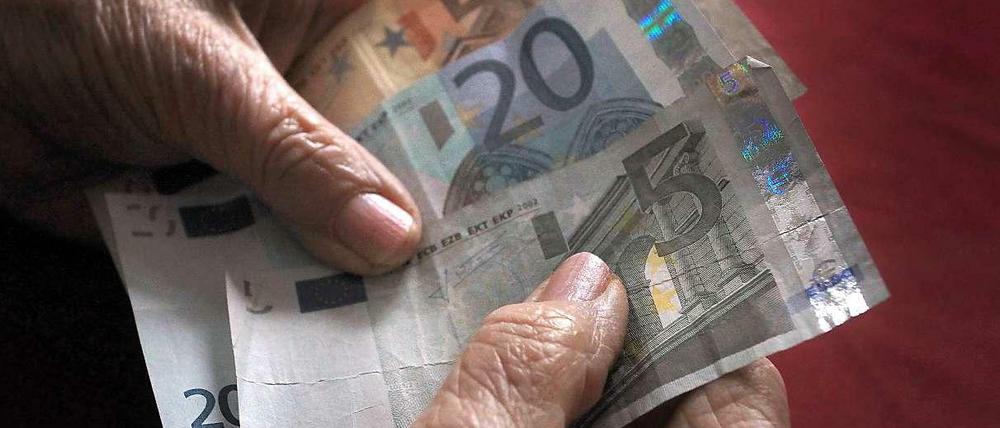 Laut der Deutschen Rentenversicherung Bund bekommen die Rentner 2015 bis zu 2 Prozent mehr Geld.