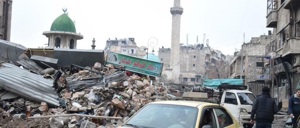 Große Teile von Aleppo sind komplett zerstört. Wenige Tage nach Beginn der Feuerpause könnten die Kämpfe in Syrien aber fortgesetzt werden.