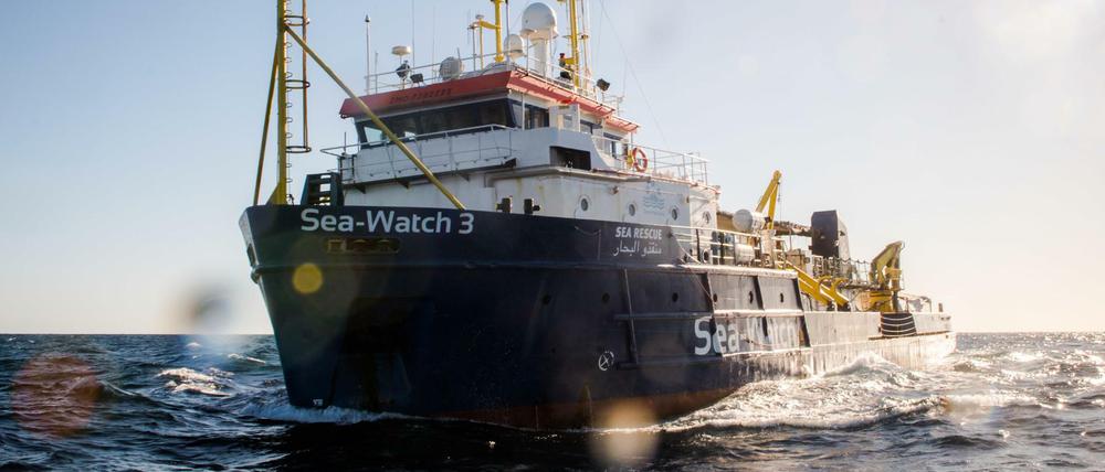 Das am 28.12.2018 zur Verfügung gestellte Handout der deutschen Hilfsorganisation Sea-Watch zeigt das Schiff Sea-Watch 3 vor der libyschen Küste. 