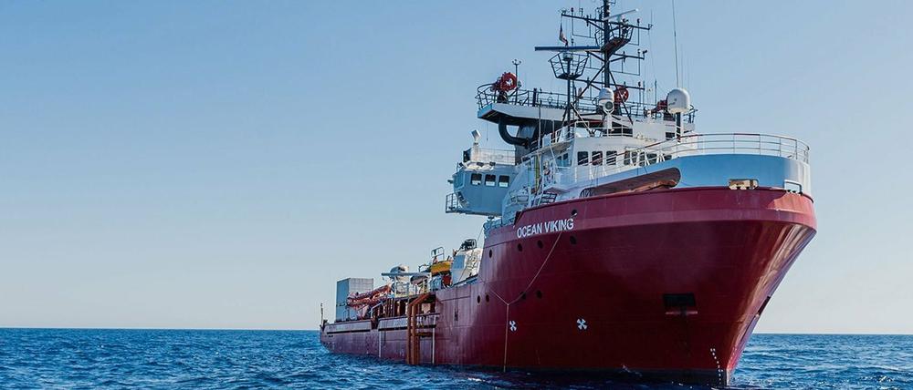 Das private Rettungsschiff „Ocean Viking“ bei einem Einsatz auf dem Mittelmeer. 