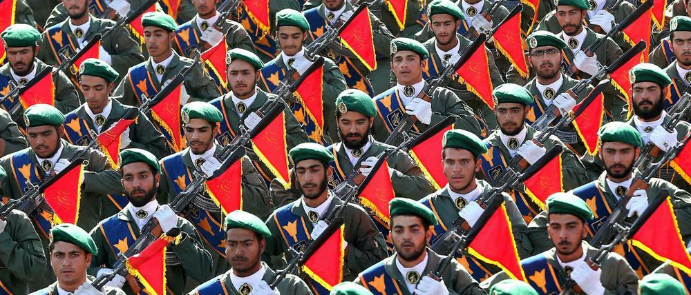 Die Revolutionsgarden sind im Iran nicht nur militärisch ein Machtfaktor, sondern auch politisch und wirtschaftlich.