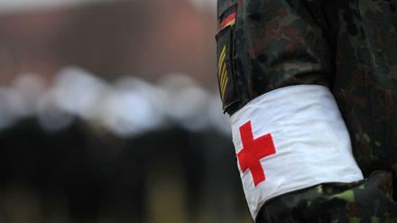 Sanitäter der Bundeswehr: Auch Militärs stellen sich auf das Coronavirus ein.