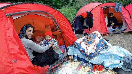 In Zelten leben diese Roma-Familien in Frankreich, nachdem sie ein illegales Lager bei Lille verlassen mussten.