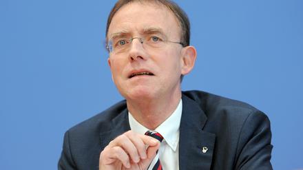 Gerd Landsberg, Hauptgeschäftsführer des Städte- und Gemeindebundes, rechnet mit Milliardenkosten für die Integration von Flüchtlingen.