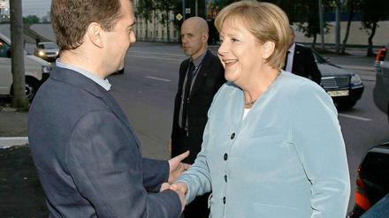 Politische Partner. Russlands Präsident Medwedew und Kanzlerin Merkel.