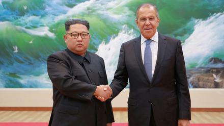 Kim Jong Un und Russlands Außenminister Sergej Lawrow