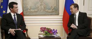 Frankreichs Premier Manuel Valls und sein russischer Amtskollege Dmitri Medwedew am Samstag am Rande der Münchner Sicherheitskonferenz.