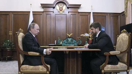 Der russische Präsident Wladimir Putin (links) und der tschetschenische Republikchef Ramsan Kadyrow im Kreml. 