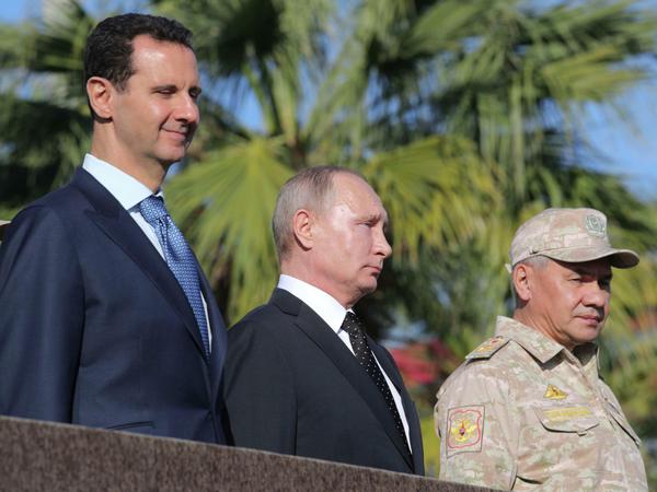 Wladimir Putin unterstützt Baschar al Assad seit Jahren und hält ihn so an der Macht.