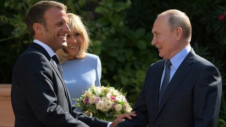 Frankreichs Präsident Emmanuel Macron und Russlands Präsident Wladimir Putin am Montag in Südfrankreich.