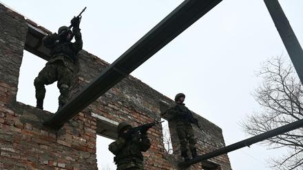 Russische Militärangehörige bei einer Übung in Rostow.