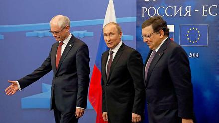 Im Herzen Europas. Russlands Präsident Wladimir Putin (M.) in Brüssel mit EU-Ratspräsident Herman Van Rompuy (l.) und EU-Kommissionspräsident Jose Manuel Barroso. 