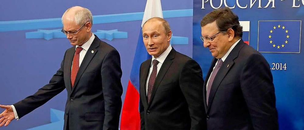 Im Herzen Europas. Russlands Präsident Wladimir Putin (M.) in Brüssel mit EU-Ratspräsident Herman Van Rompuy (l.) und EU-Kommissionspräsident Jose Manuel Barroso. 