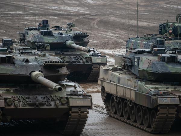Kampfpanzer vom Typ Leopard 2 sollen von Spanien Berichten zufolge der Ukraine angeboten worden sein.