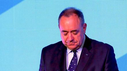 Der schottische Ministerpräsident Alex Salmond tritt von der politischen Bühne ab.