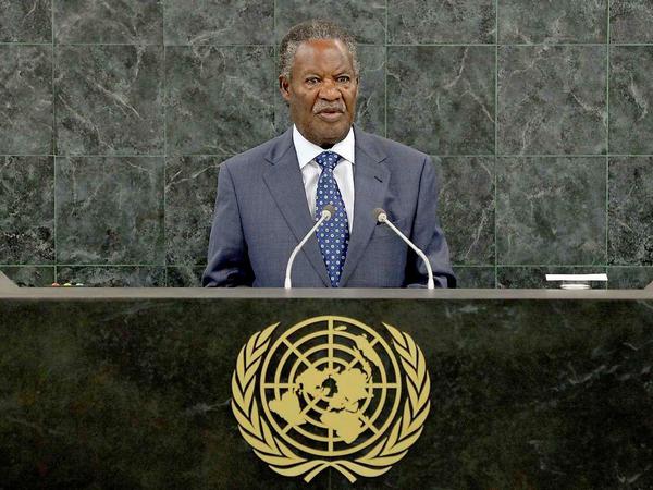 Im September verpasste Michael Sata schon seine Rede bei der Generalversammlung der Vereinten Nationen. Da war sein Gesundheitszustand schon monatelang Thema in Sambia. Das Foto zeigt ihn bei seiner letzten Rede vor den UN im September 2013. 