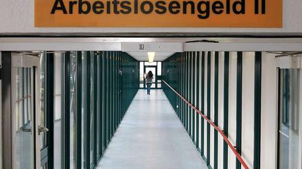 Die Jobcenter verhängen mehr Sanktionen gegen säumige Hartz-IV-Bezieher.
